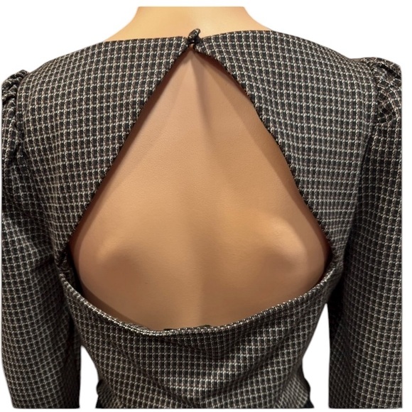 HOUSE OF HARLOW Sexy Back Cut Out Long Sleeve Crop Top NWT Medium - Picture 4 of 16